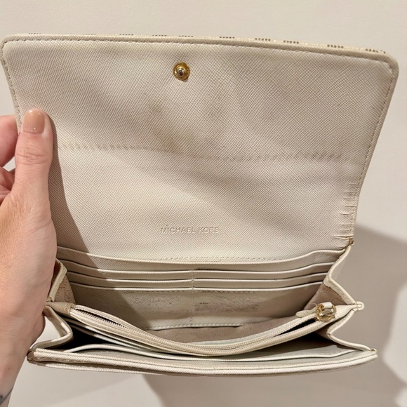 Michael Kors Large Logo Tote - used once - Picture 9 of 9